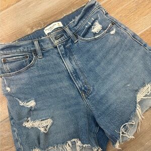 Abercrombie & Fitch 4” Mom Short High Rise